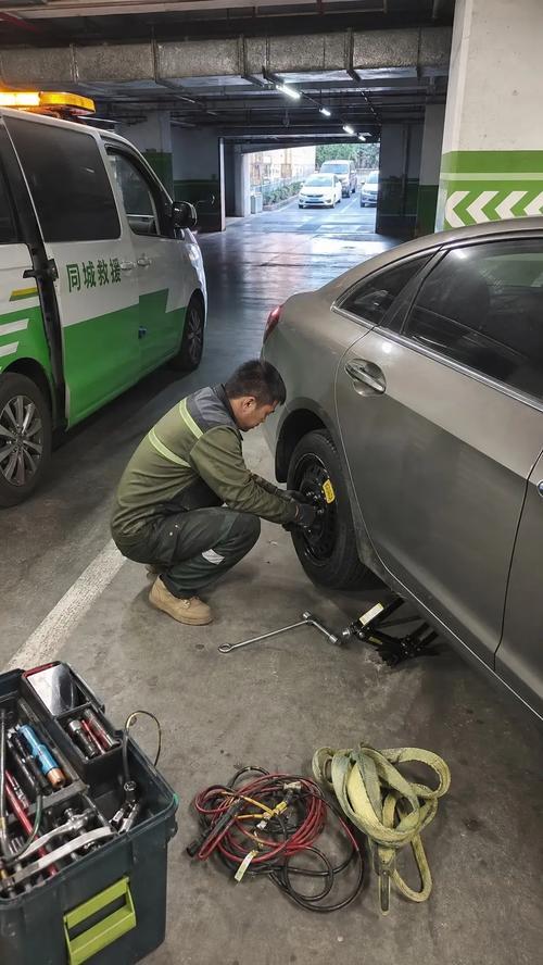 西安雁塔区汽车救援 道路救援 拖车服务 .联系电话;186